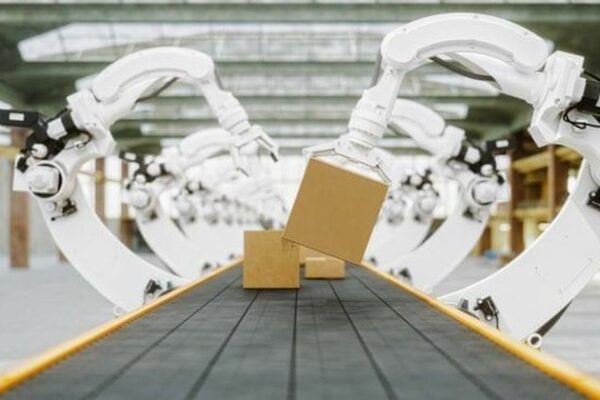 Robot tự động trong một nhà kho ở Mỹ. Ảnh: Getty Images